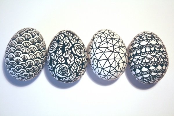 doodled-easter-eggs decorate-design-ideas-black and white