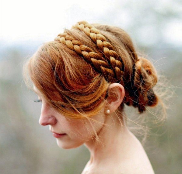 tranças femininas - frouxamente amarradas em coques - penteado de verão