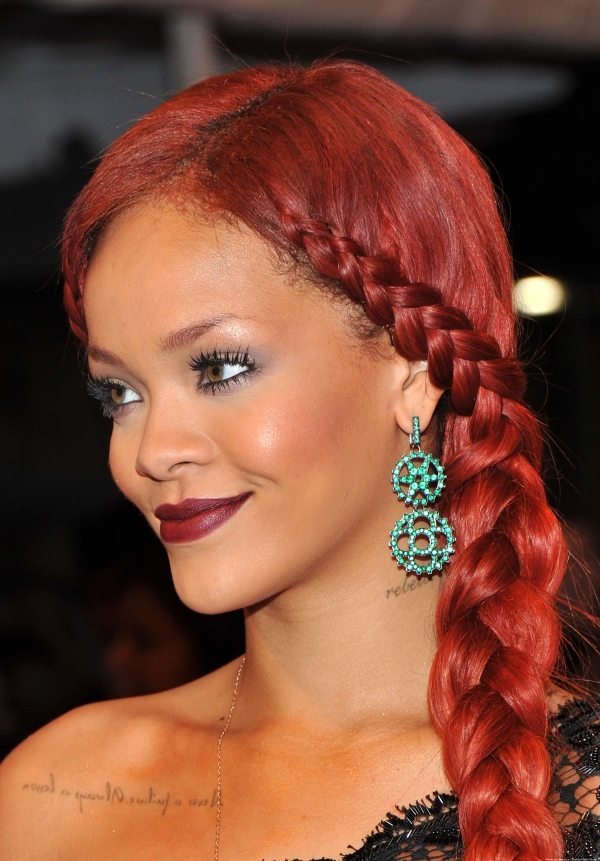 Rihanna cabelo ruivo bold (realce) trançado brincos de pônei design