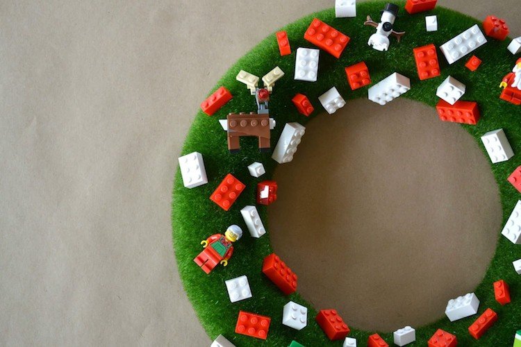 Crie ideias para natal-artesanato-crianças-natal-guirlanda-lego-criativo