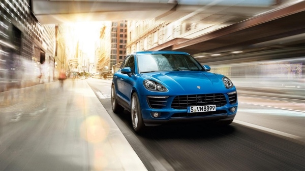 cidade de passeio azul de Porsche Macan