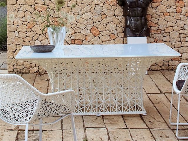 mesa de jardim design de vime branco retangular MAIA KETTAL