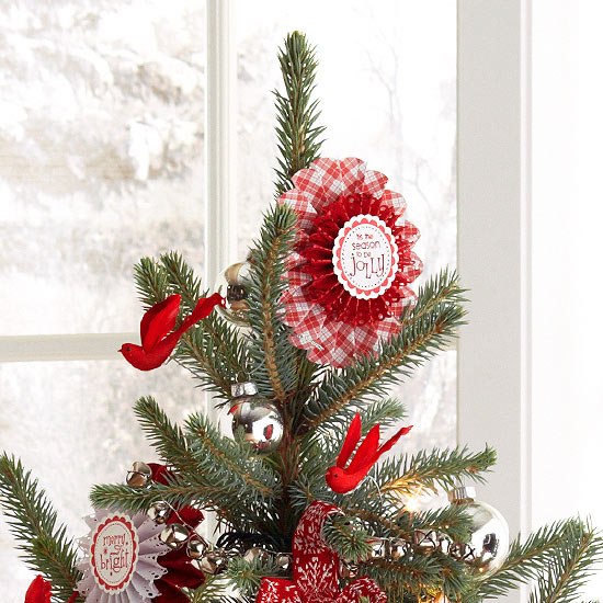 idéias de artesanato de medalhão de papel no topo da árvore de Natal bola quadriculada