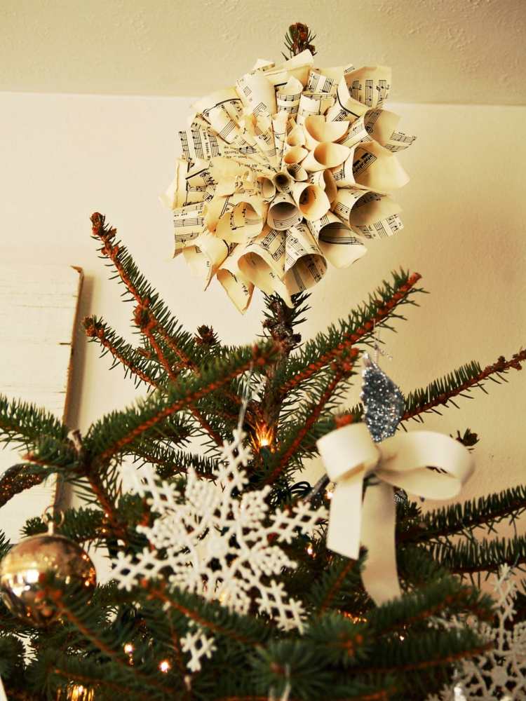 Crie ideias para decoração de funil de flor de estrela de papel de carta no topo da árvore de Natal