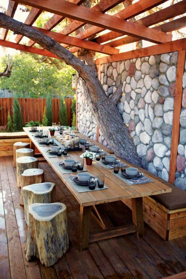 idea-designer-outdoor-area-wooden-table