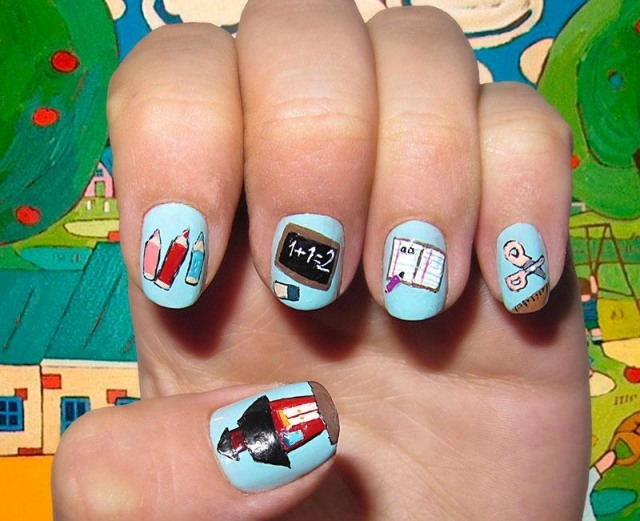 idea-nail-design-motifs-school-sky-blue-background