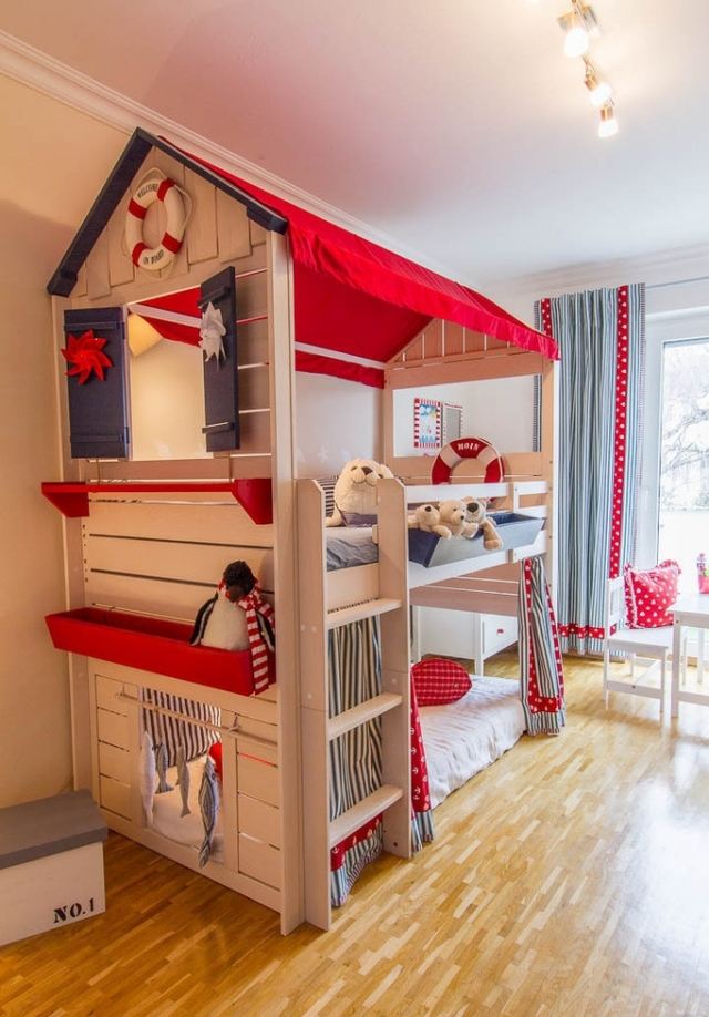 quarto infantil-cama-loft-teatro-para-irmãos-motivos náuticos