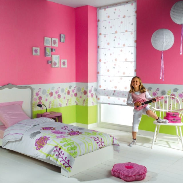 quarto infantil-bordas-colorido-floral-decoração-persianas plissadas-cama