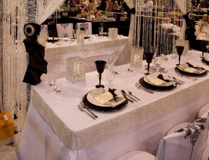 casamento-mesas-preto-branco-decoração-prata-glitter