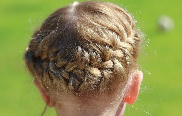 girl-hairstyles-creative-fischgaete-back-peg-haired