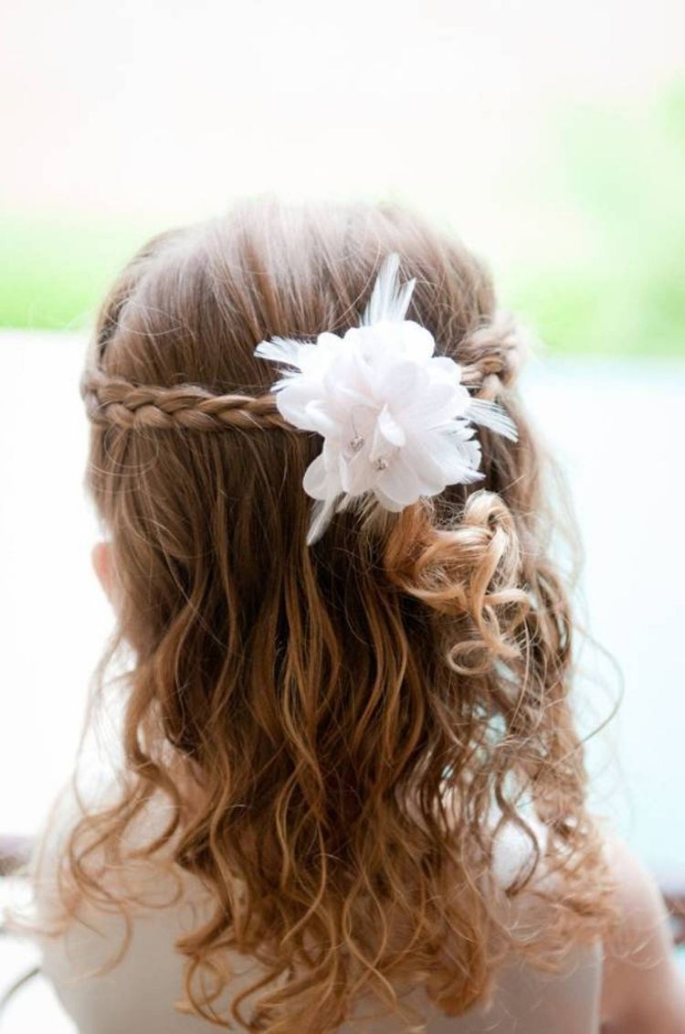 girl-hairstyles-creative-hair-flower-white-curly-hair-angel