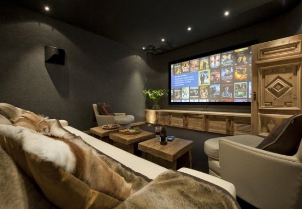 home theater-chalé-estilo-móveis-madeira-entalhes-cobertores de pele