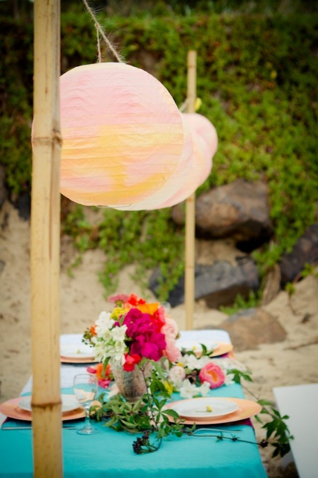 beach-wedding-decoration-ideas-balons-table