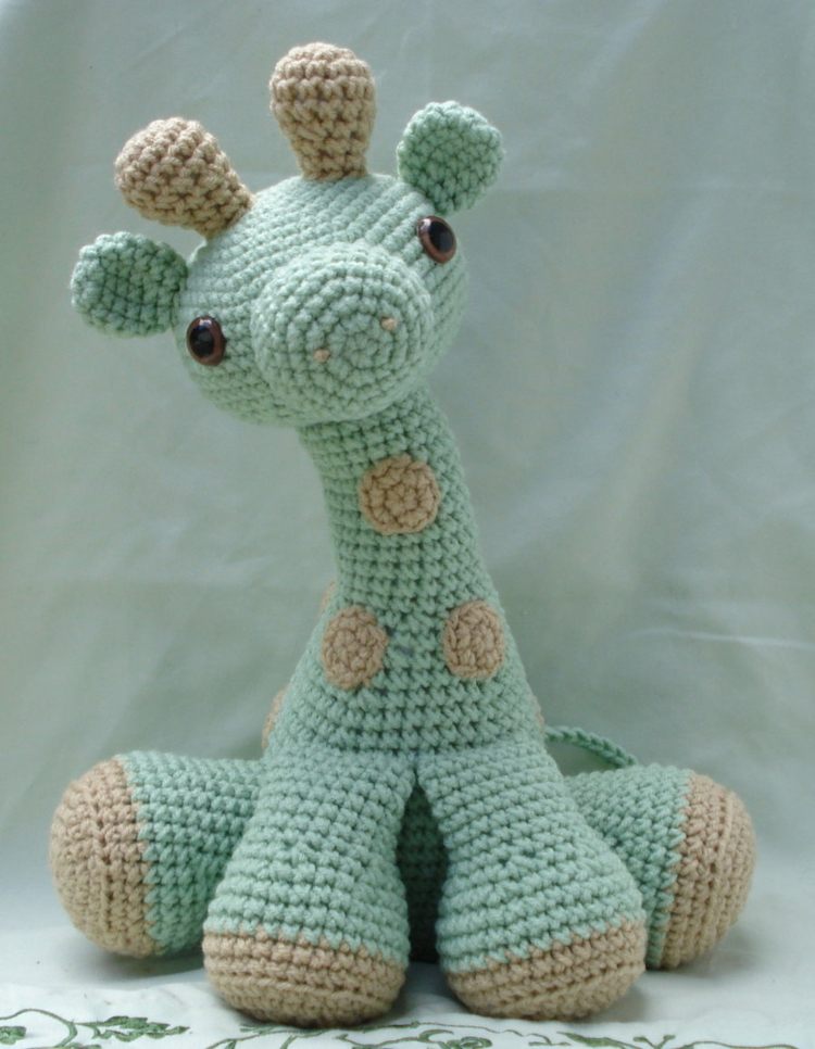 amigurumi-crochet-japão-girafa-hortelã-verde-bege-daninha