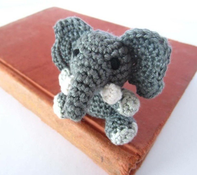 Amigurumi-crochet-toys-decoration-elefante-funileiro-inspiração