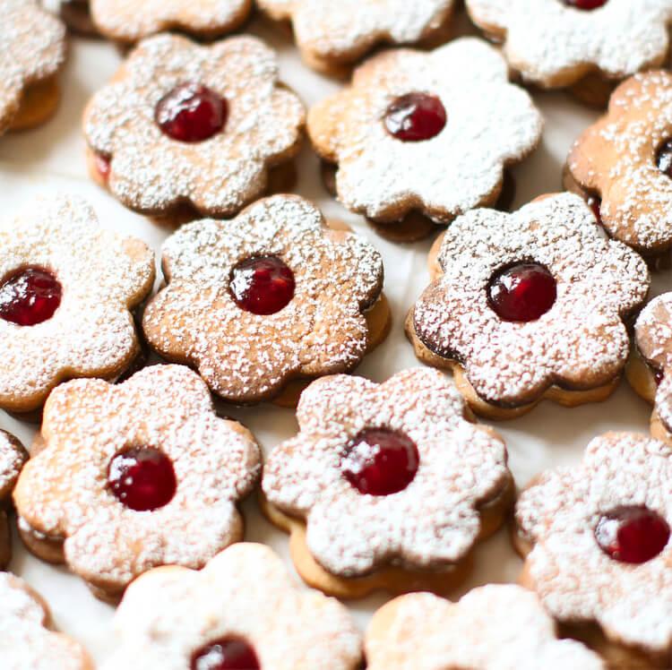 Bolachas de flores com recheio de geleia Receitas de pastéis orientais