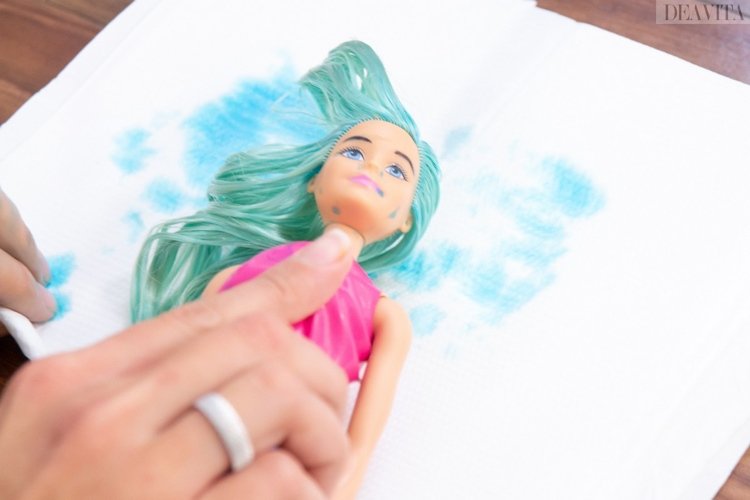 Barbie tintura de cabelo com corante alimentar