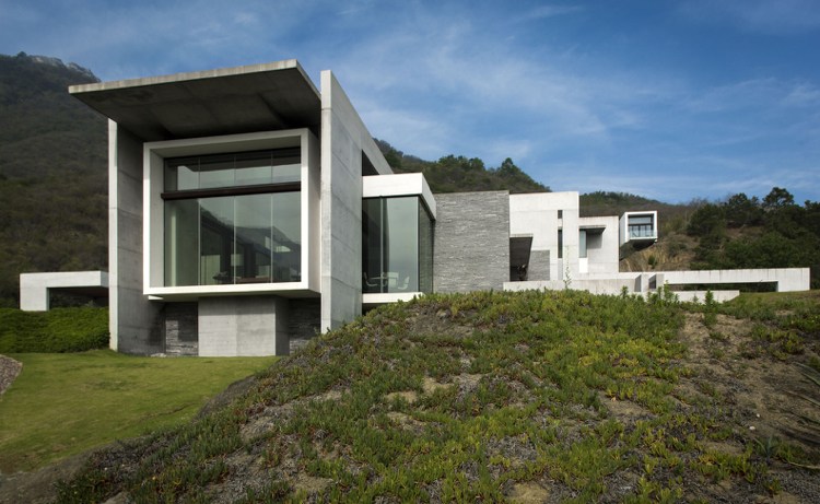 Casa estilo Bauhaus -granita-concreto-paisagem-natural