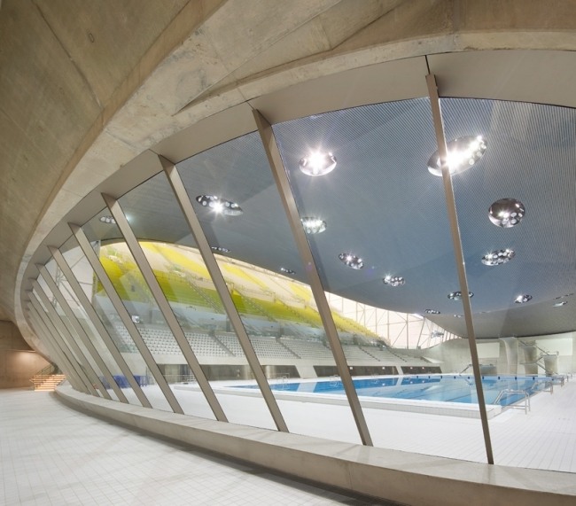 zaha-hadids-swimming-pool-london-concrete-glass-contrast