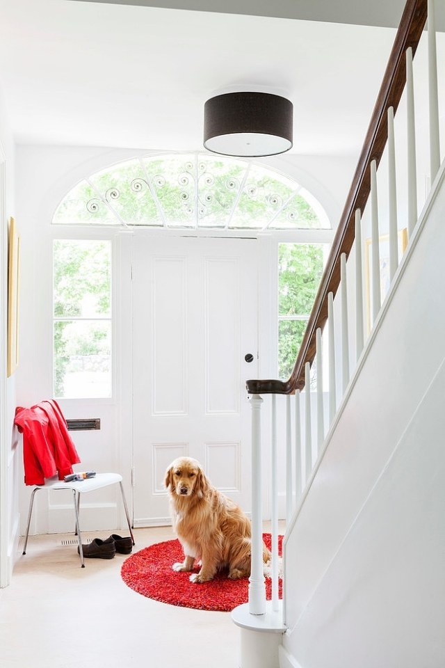 design de apartamento moderno - corrimão da escada redondo com toques de carpete