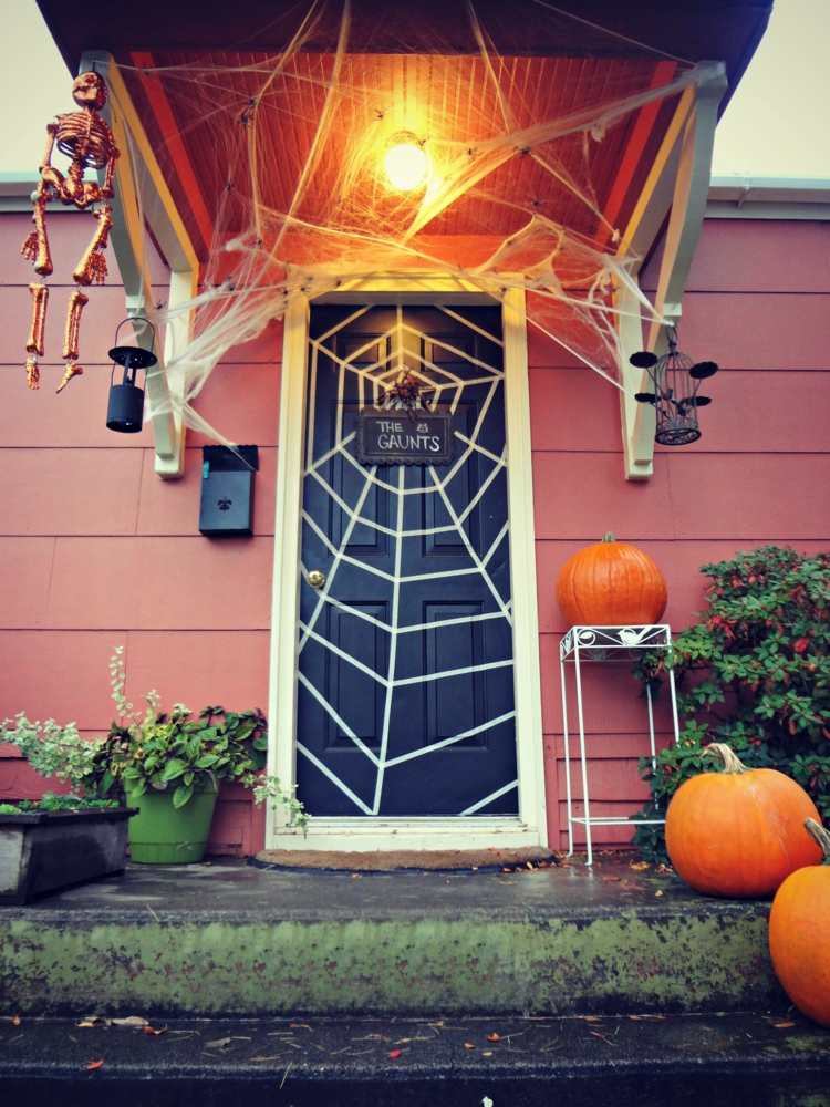 abóboras com teia de aranha e abóboras abóboras com decoração assustadora de halloween