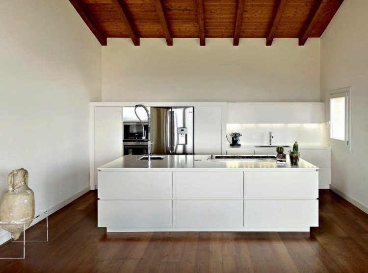 cake-collection-arthesi-design-white-wood-roof-floor