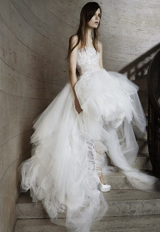 Vera-Wang-spring-2015-bride-asymethric