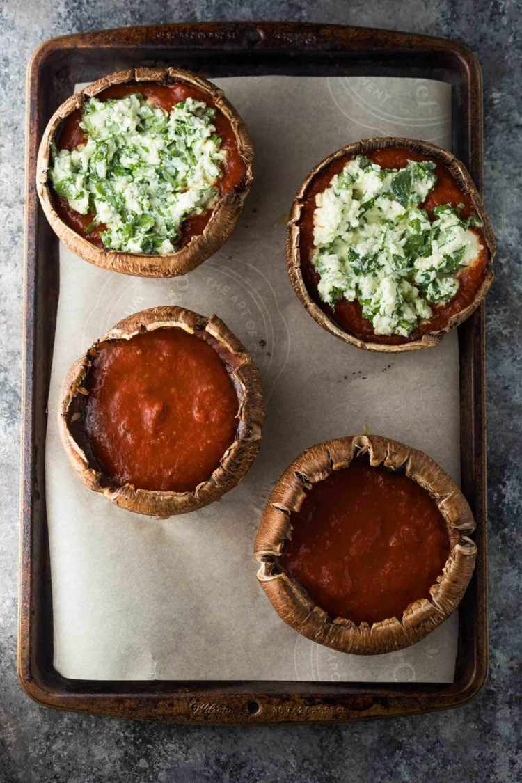 cogumelos portobello recheados tomates comestíveis ricota espinafre