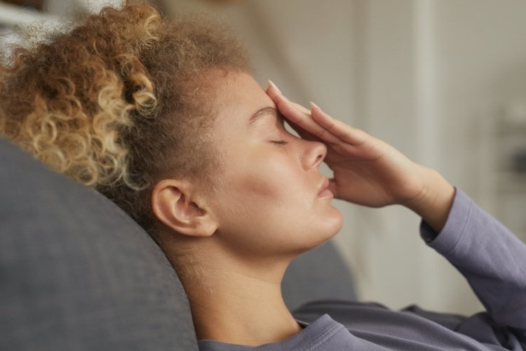 Clary sage ajuda a reduzir olhos cansados ​​e inflamação do trato respiratório superior