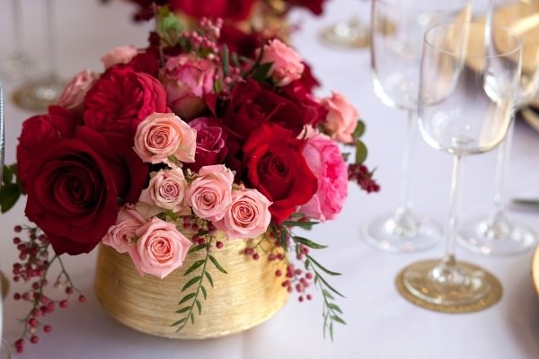 pink-red-rose-table-decoration-idea