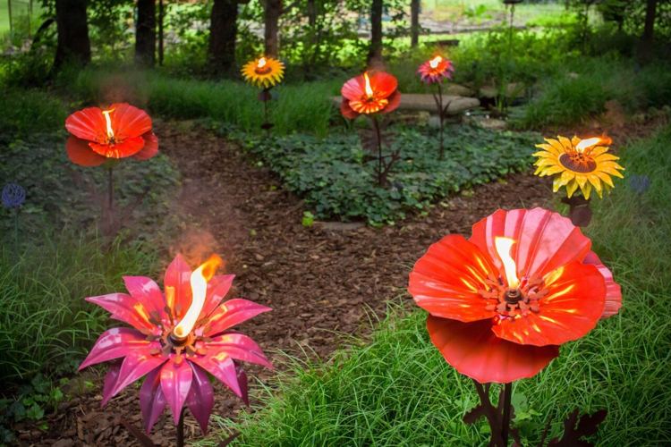 luz-jardim-sem-eletricidade-tochas-flores-jardim-plugues