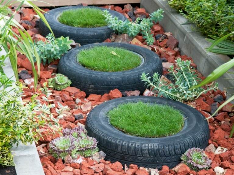 idéias de jardim com utensílios domésticos antigos caminho do jardim gramado maduro original saeen pedra vermelha