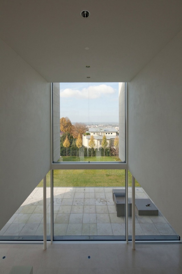 casa unifamiliar-panorama-janela-vista-cidade