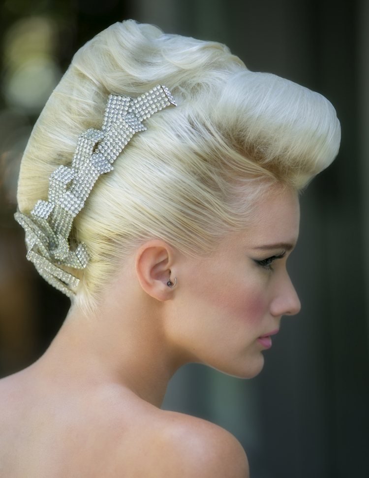 updo-casamento-pedras-cristal-acessórios de cabelo-loiro-volume-interessante