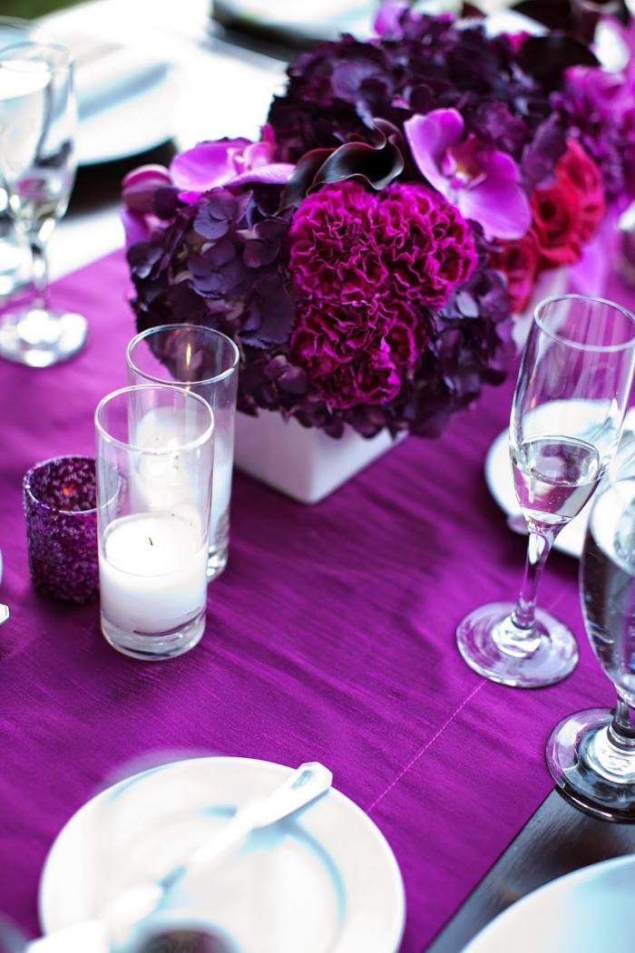 Casamento-decoração-em-fúcsia-roxo-mesa-decoração-roxo-roxo-mesa corredor elegante