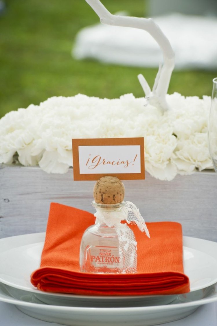 festa de casamento de verão favorece frasco de renda vintage