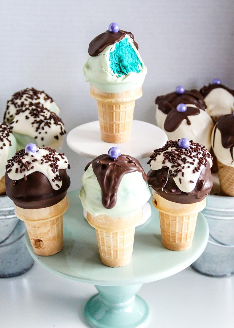 Casquinha de sorvete Dough-blue-glaze-decoration-ice cream