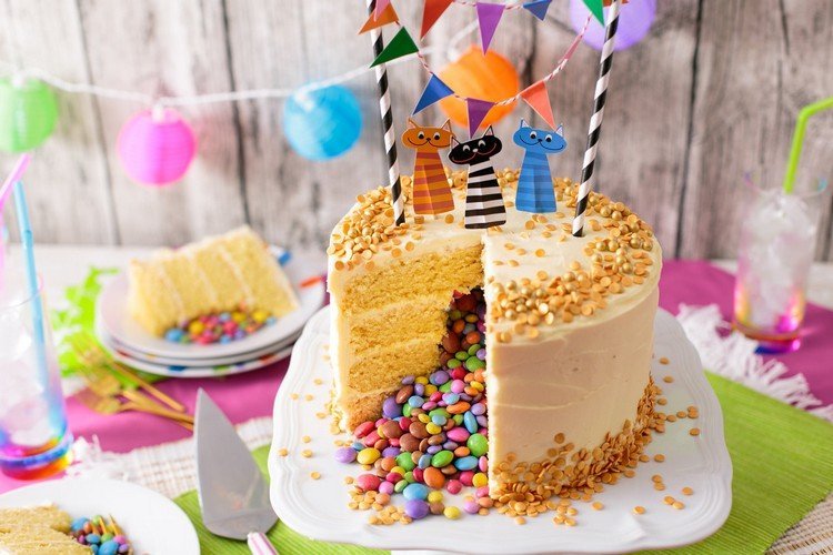 Bolo com smarties-cake-pinata-cake surpresa