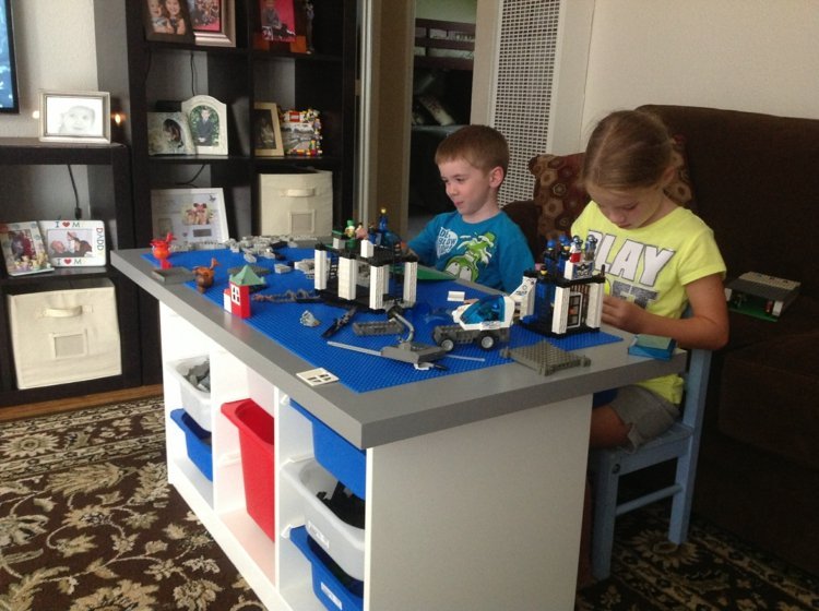 lego-table-assemble-ikea