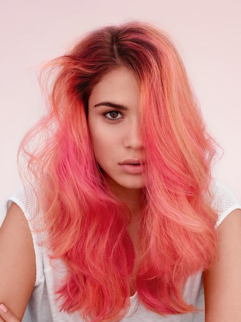 Cor de cabelo coral Destaques Tendências de cabelo Cores brilhantes de verão Cabelo comprido