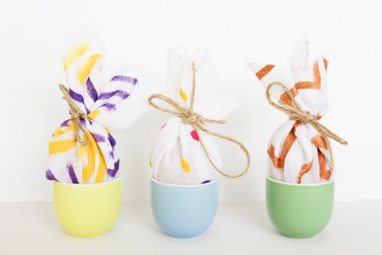 tinker-spring-easter-children-ideas-egg-cup-stofftuete-colorful