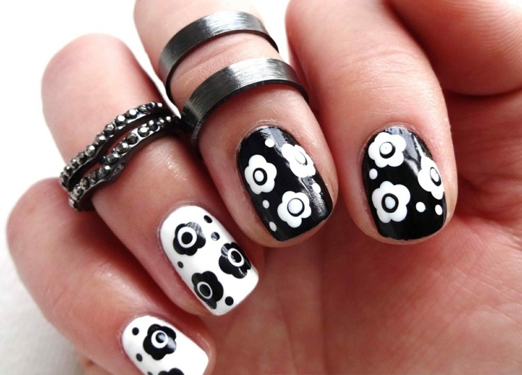 Nail-Design-Black-White-Ladies-styling-Flowers-Free-Hand