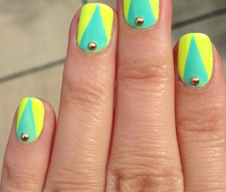 desenho de unhas-verão-néon-amarelo-menta-verde-pontos dourados