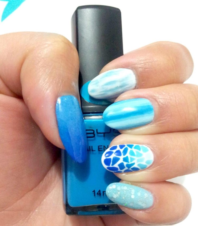 Nail-design-summer-blue-nuances-pattern