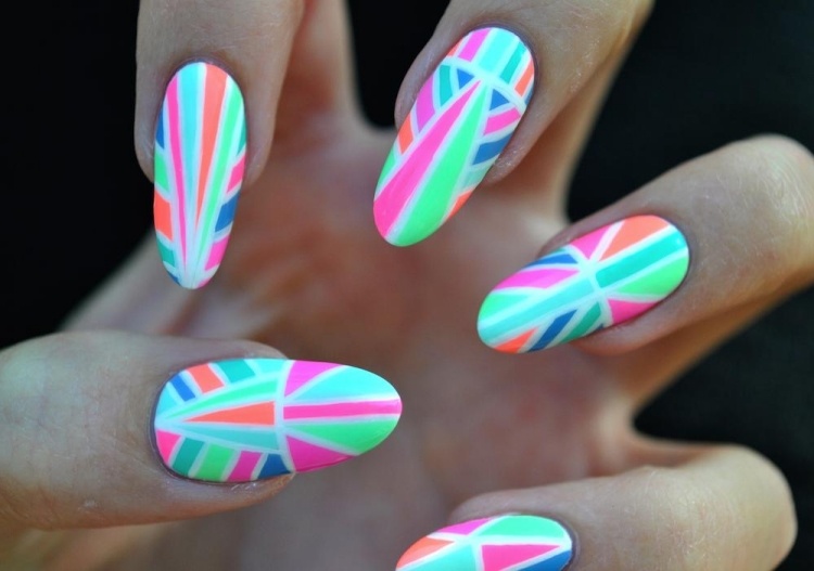 Design de unhas de verão asteca padrão-neon-linhas brancas