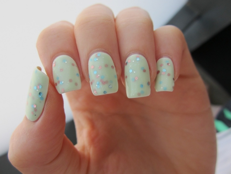 Nail-Design-Summer-mint-primer-glitter-particulas-unha polish