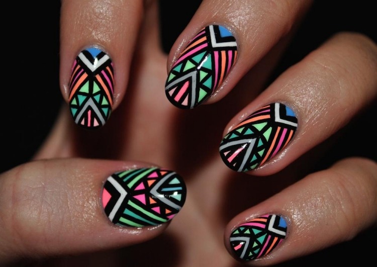 Nail-design-summer-astec-pattern-neon-color-black-lines