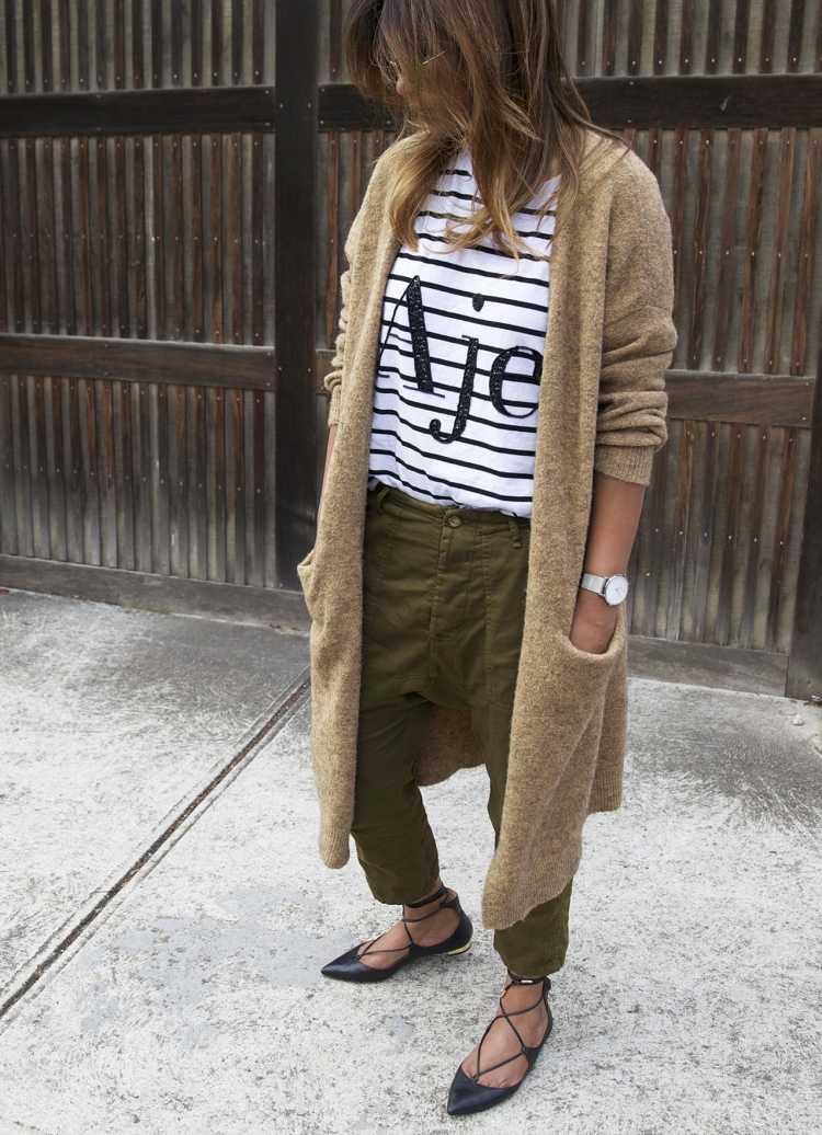 outfit-ideas-cardigans-oversize-beige-khani-color-pants-street-fashion