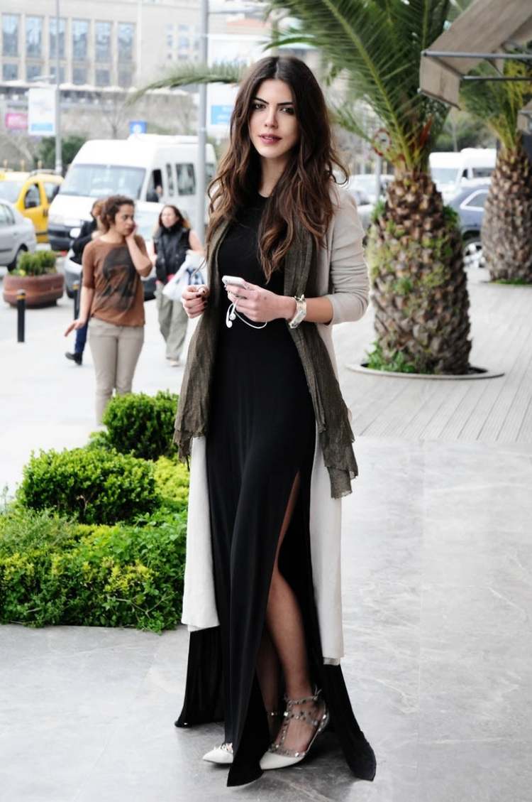 outfit-ideas-cardigans-oversize-long-white-black-dress-street-style