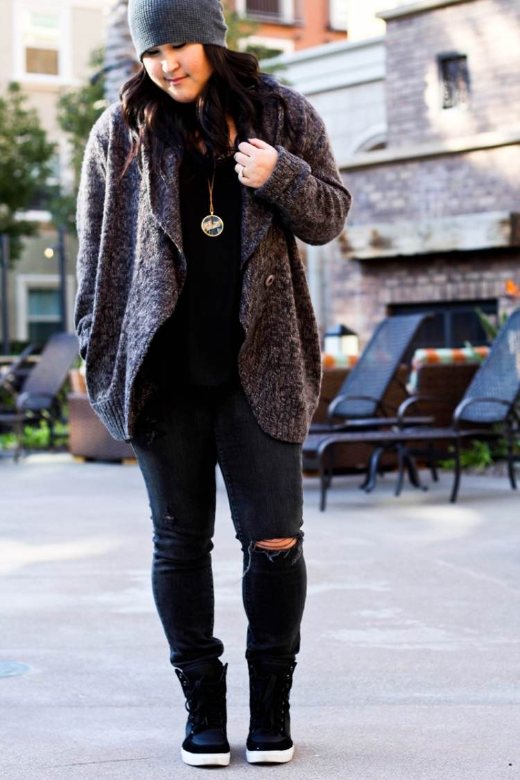 outfit-ideas-cardigans-oversize-knit-black-dark-colors-hat-tênis